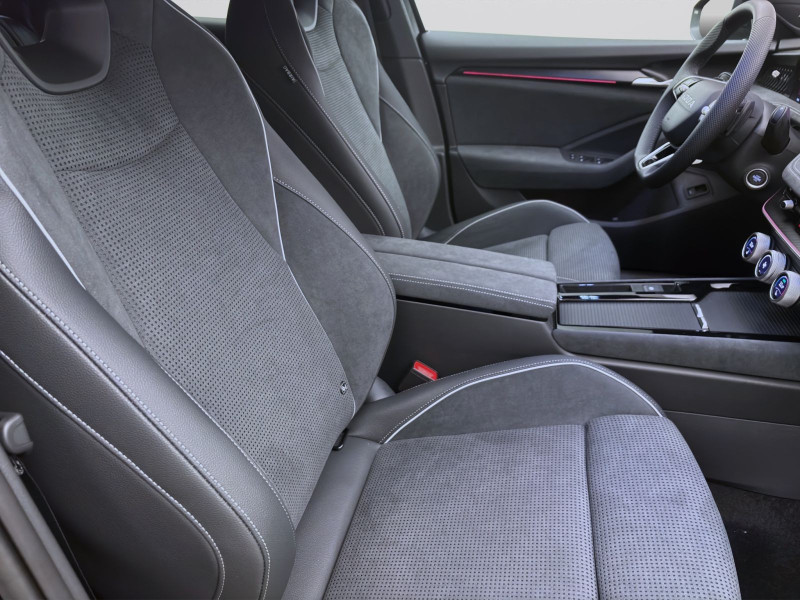 Bild 15: Škoda SUPERB COMBI SPORTLINE 4X4 NAV KAM pACC DCC+ 19" MATRIX SIDE-ASSIST