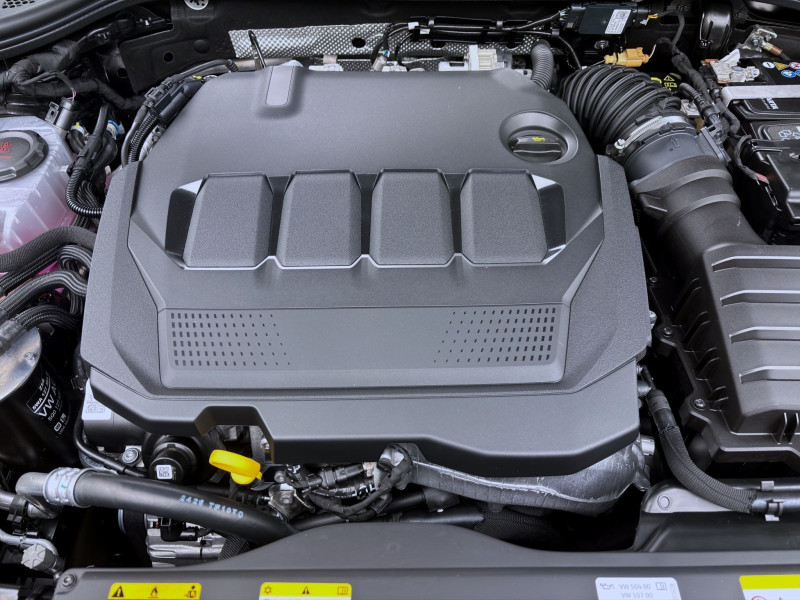 Bild 17: Škoda SUPERB COMBI SPORTLINE 4X4 NAV KAM pACC DCC+ 19" MATRIX SIDE-ASSIST