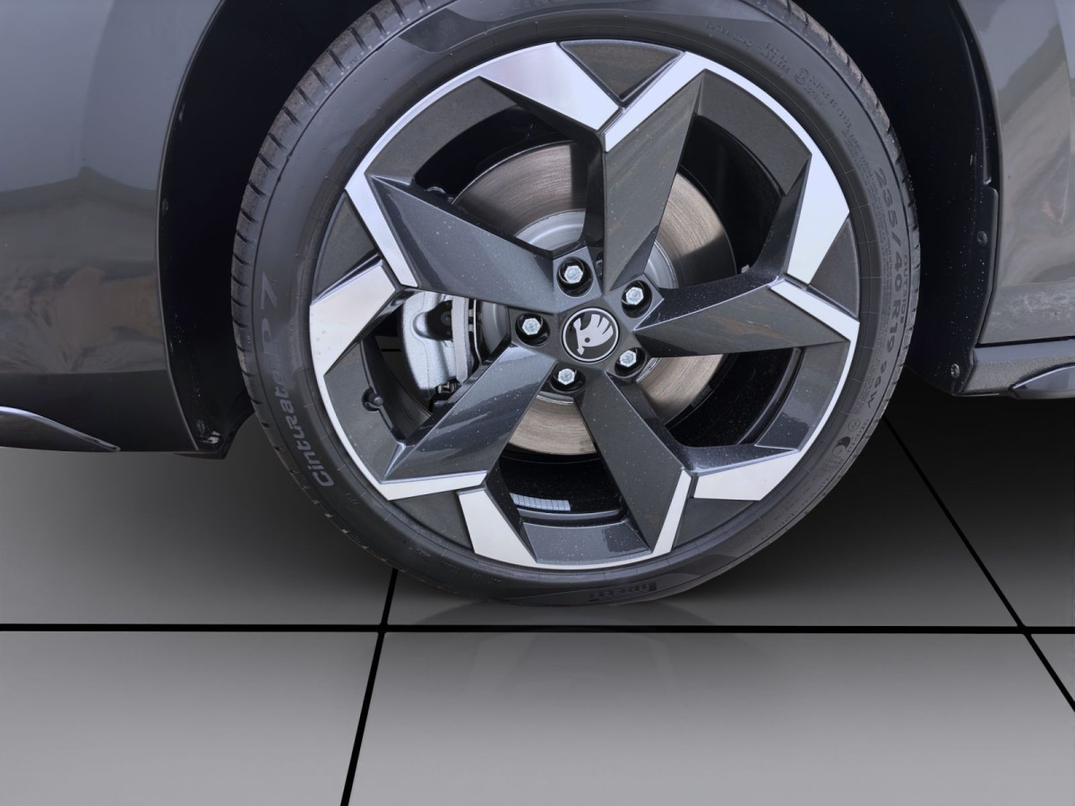 Thumb 7: Škoda SUPERB COMBI SPORTLINE 4X4 NAV KAM pACC DCC+ 19" MATRIX SIDE-ASSIST