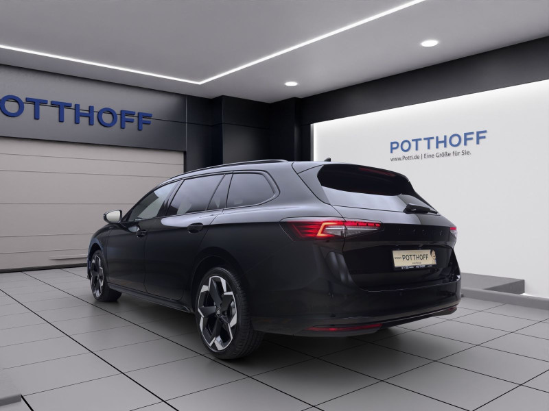 Bild 1: Škoda SUPERB COMBI iV SPORTLINE NAV KAM DCC 19" MATRIX SPURWECHSEL