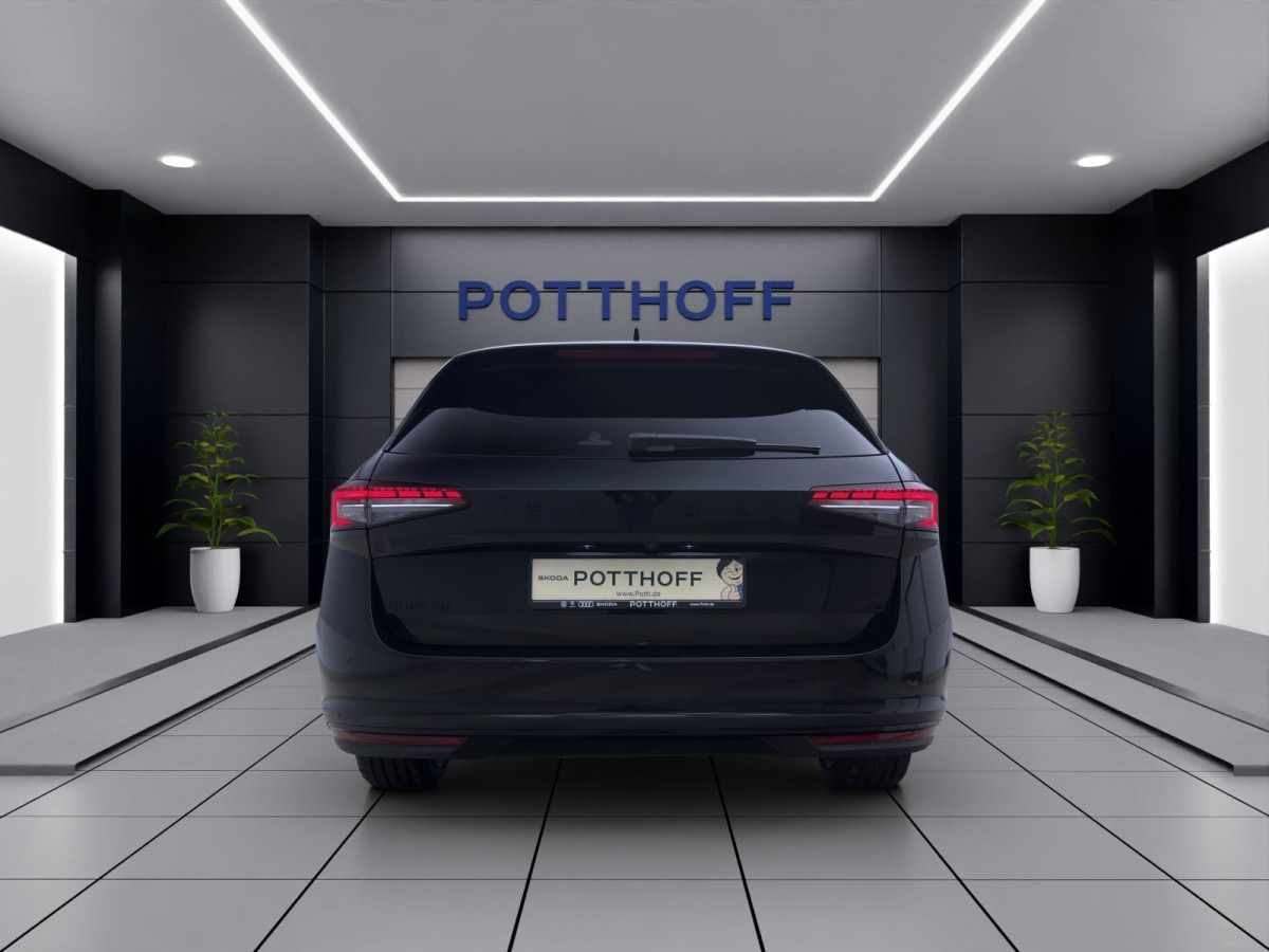 Thumb 2: Škoda SUPERB COMBI iV SPORTLINE NAV KAM DCC 19" MATRIX SPURWECHSEL