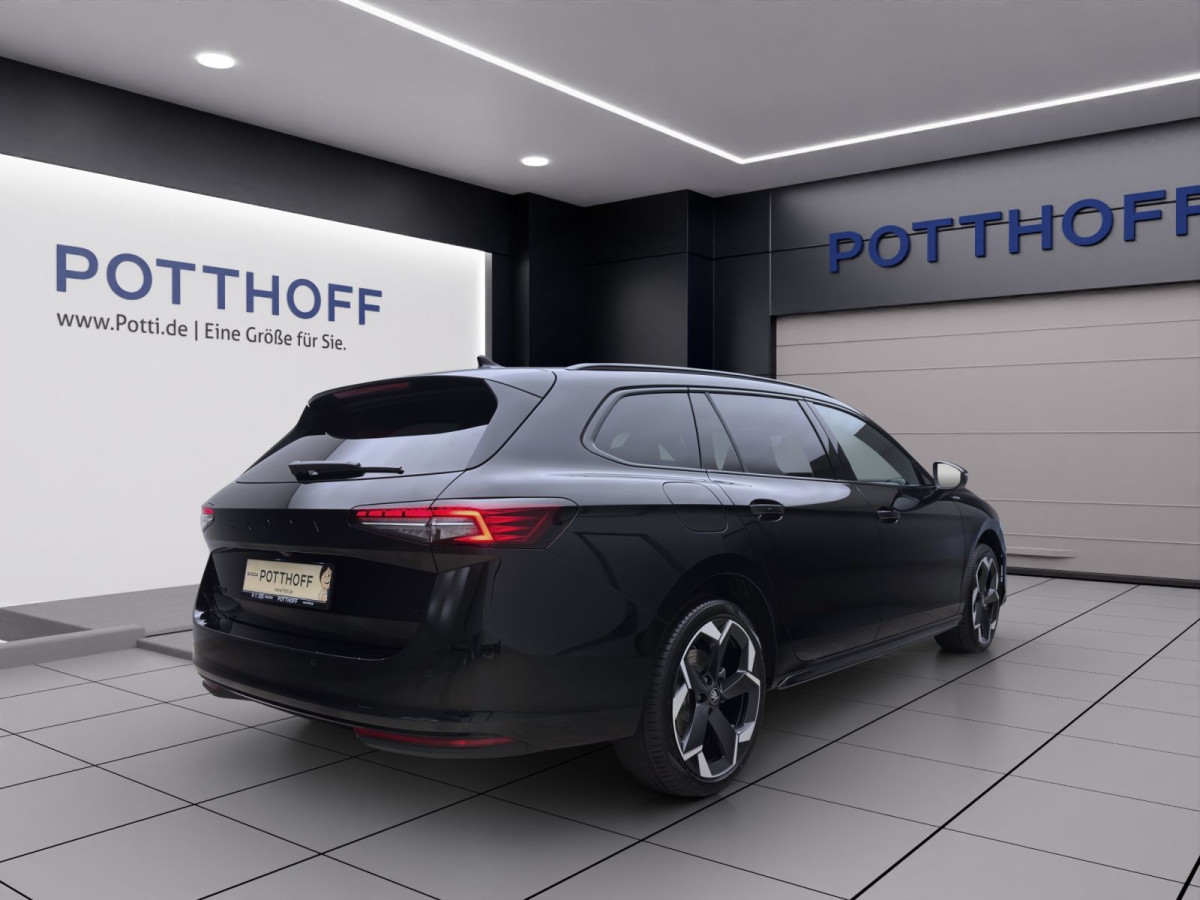Thumb 4: Škoda SUPERB COMBI iV SPORTLINE NAV KAM DCC 19" MATRIX SPURWECHSEL