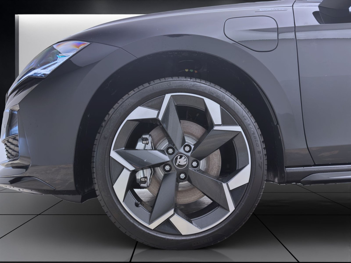 Thumb 7: Škoda SUPERB COMBI iV SPORTLINE NAV KAM DCC 19" MATRIX SPURWECHSEL