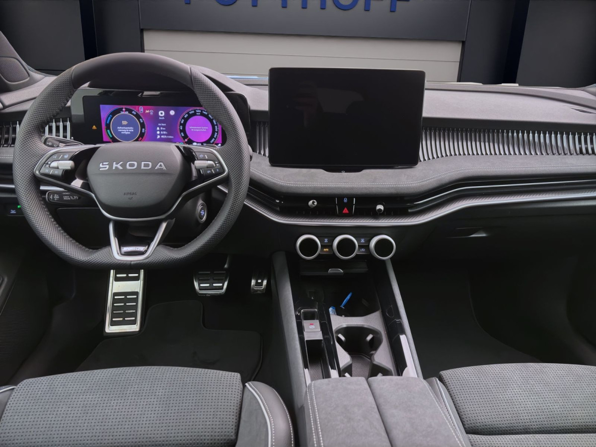 Thumb 12: Škoda SUPERB COMBI iV SPORTLINE NAV KAM DCC 19" MATRIX SPURWECHSEL