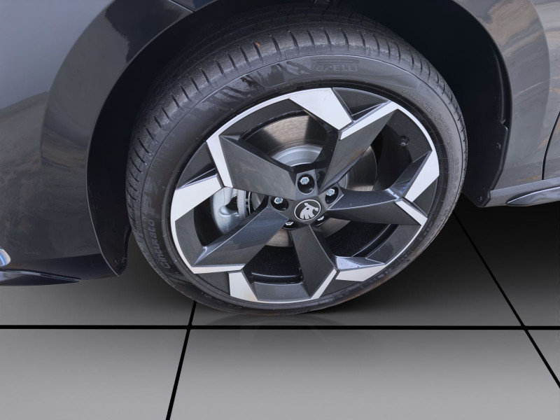 Bild 7: Škoda SUPERB COMBI iV SPORTLINE NAV KAM DCC 19" MATRIX SPURWECHSEL