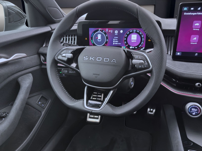 Bild 10: Škoda SUPERB COMBI iV SPORTLINE NAV KAM DCC 19" MATRIX SPURWECHSEL