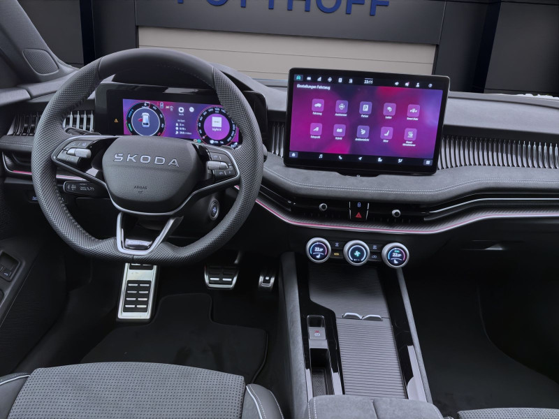 Bild 12: Škoda SUPERB COMBI iV SPORTLINE NAV KAM DCC 19" MATRIX SPURWECHSEL