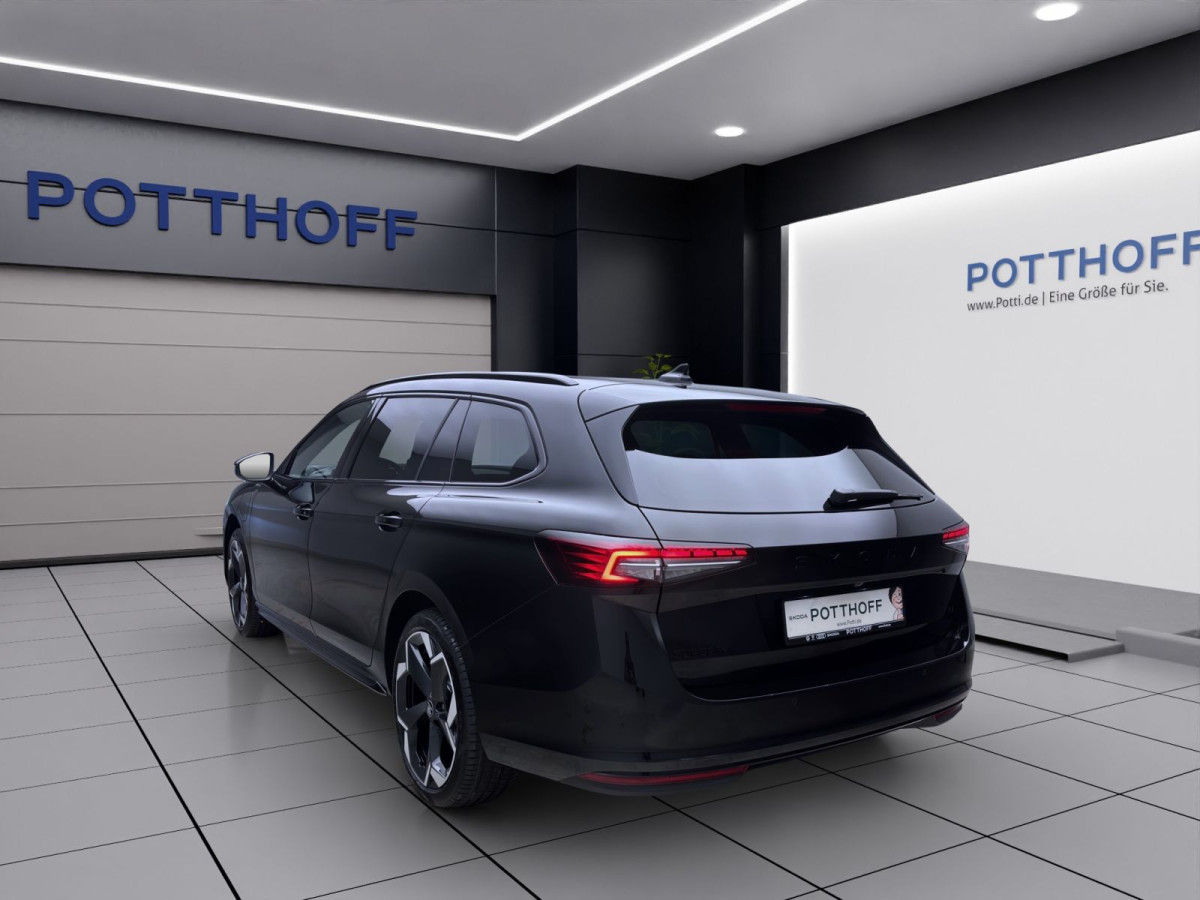 Thumb 1: Škoda SUPERB COMBI iV SPORTLINE NAV KAM DCC 19" MATRIX SPURWECHSEL