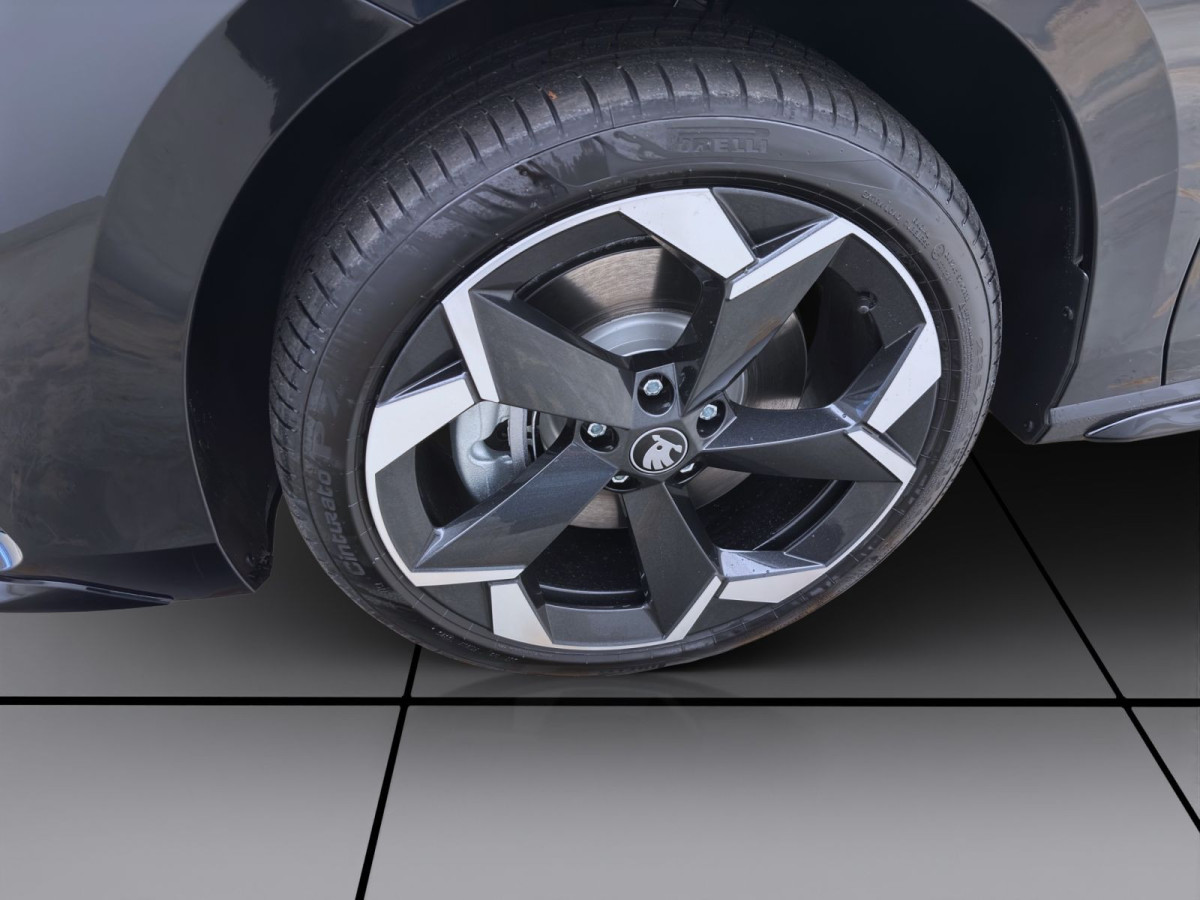 Thumb 7: Škoda SUPERB COMBI iV SPORTLINE NAV KAM DCC 19" MATRIX SPURWECHSEL