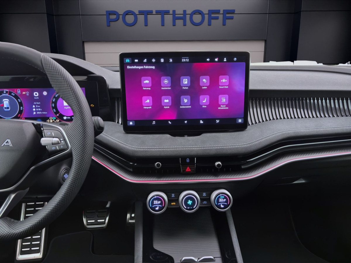 Thumb 13: Škoda SUPERB COMBI iV SPORTLINE NAV KAM DCC 19" MATRIX SPURWECHSEL