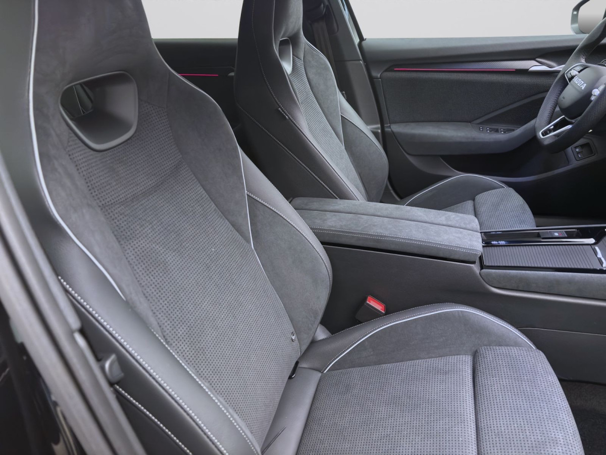 Thumb 15: Škoda SUPERB COMBI iV SPORTLINE NAV KAM DCC 19" MATRIX SPURWECHSEL