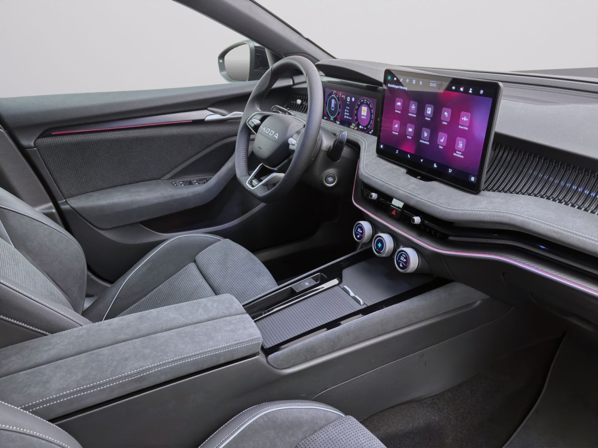 Thumb 16: Škoda SUPERB COMBI iV SPORTLINE NAV KAM DCC 19" MATRIX SPURWECHSEL