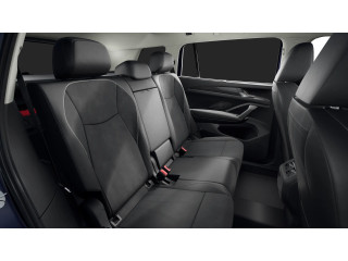 Fahrzeugbild eines Volkswagen Tayron in violett.