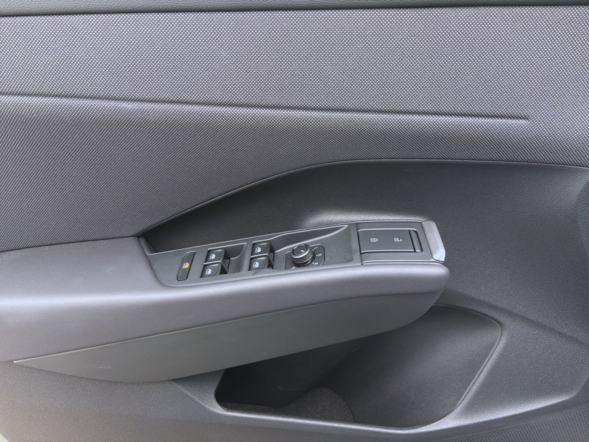 Thumb 9: Volkswagen T-Roc 1.5 eTSI DSG LIFE NAVI KLIMA KAMERA SHZG