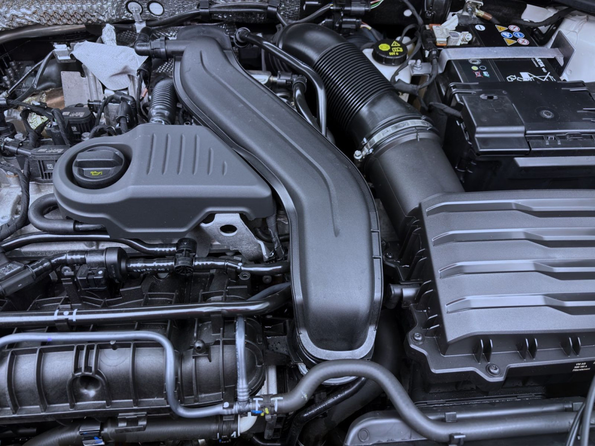 Thumb 18: Volkswagen T-Roc 1.5 eTSI DSG LIFE NAVI KLIMA KAMERA SHZG