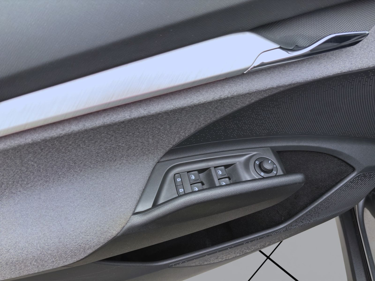 Thumb 9: Škoda Enyaq 50 iV LOFT NAVI KAMERA PDC LED LM19