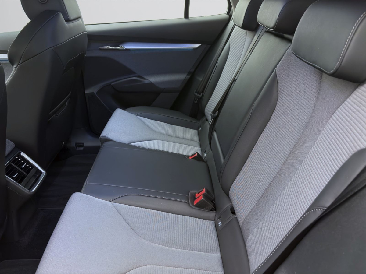Thumb 14: Škoda Enyaq 50 iV LOFT NAVI KAMERA PDC LED LM19