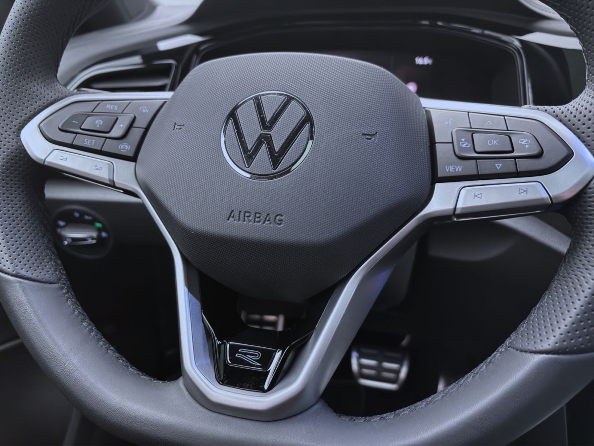 Thumb 11: Volkswagen T-Roc 2.0 TSI DSG 4M R-LINE PANO AHK NAVI SITZHZG