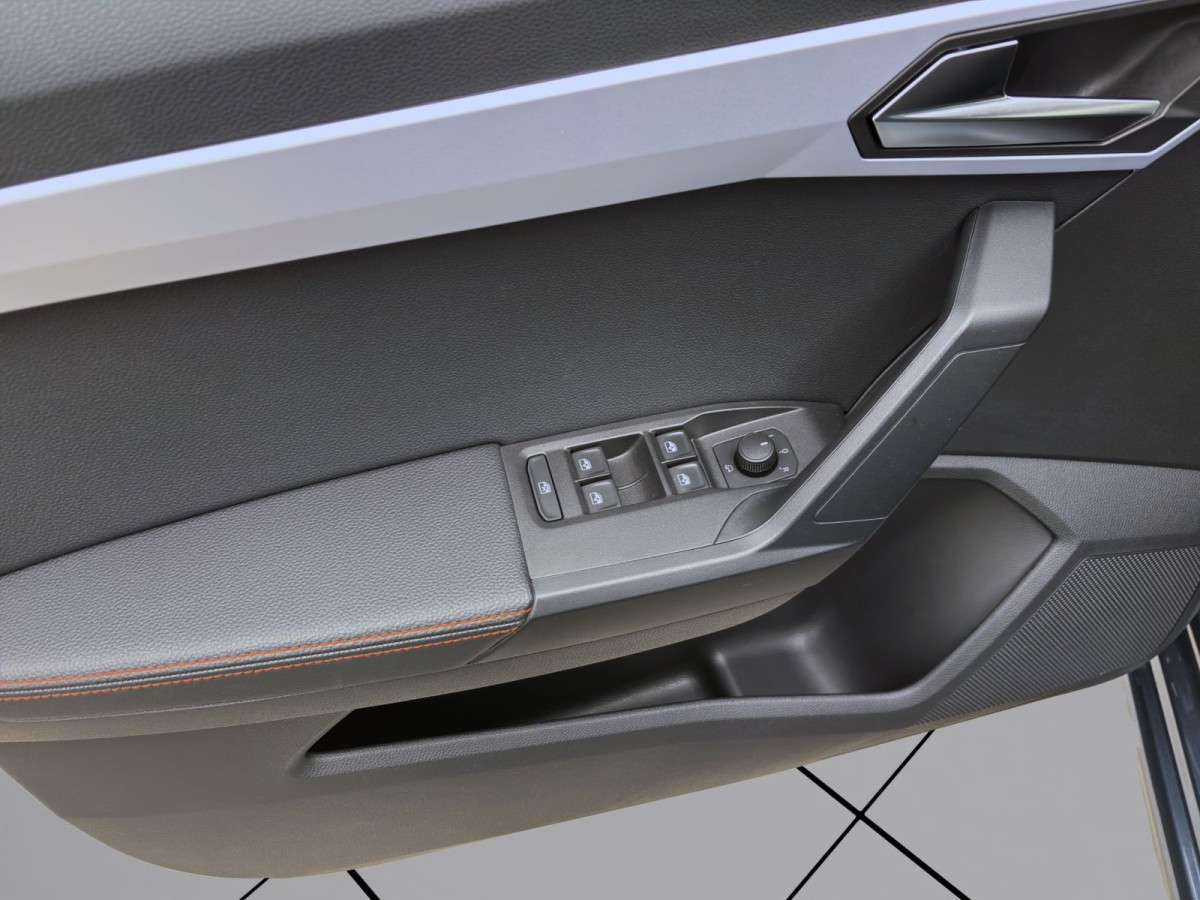 Thumb 9: Seat Ibiza 1.0 TSI FR NAVI KAMERA SITZHZG PDC