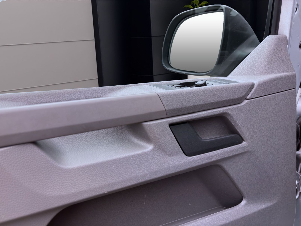 Thumb 9: Volkswagen T6.1 Kombi 2.0 TDI AHK PDC KLIMA DAB+