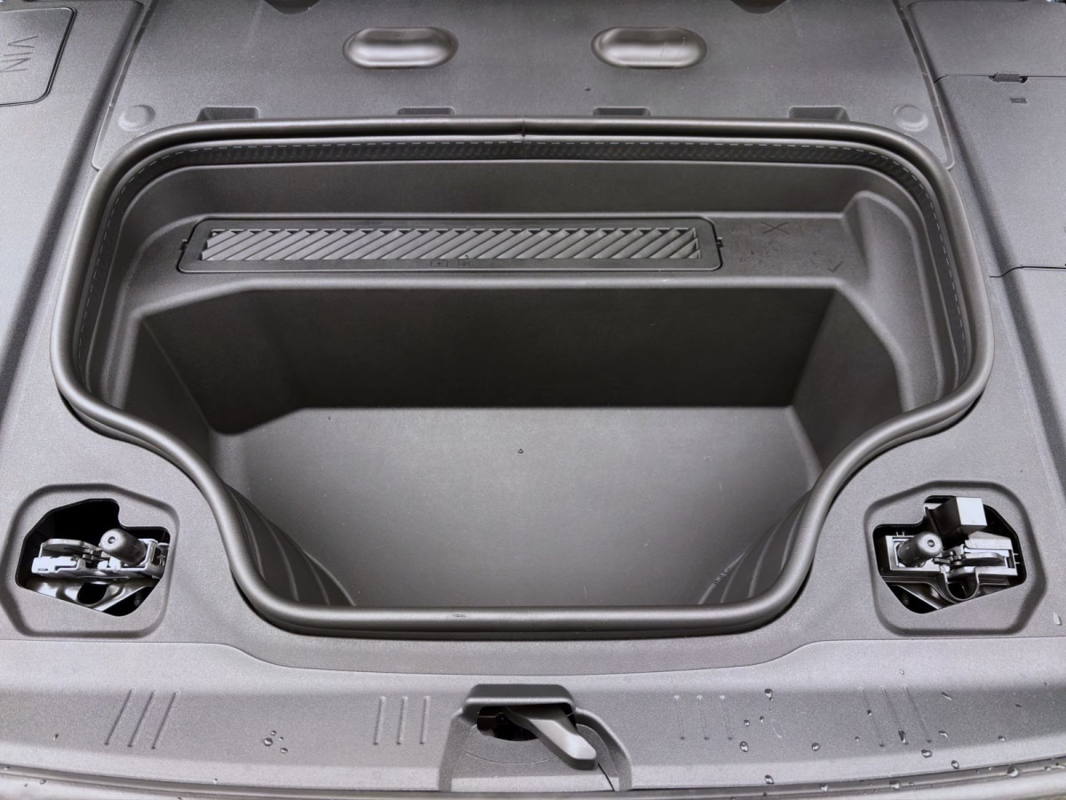 Thumb 17: Audi A6 Avant e-tron PERFORMANCE S LINE BUSINESS AHK B&O PANO HUD LM21