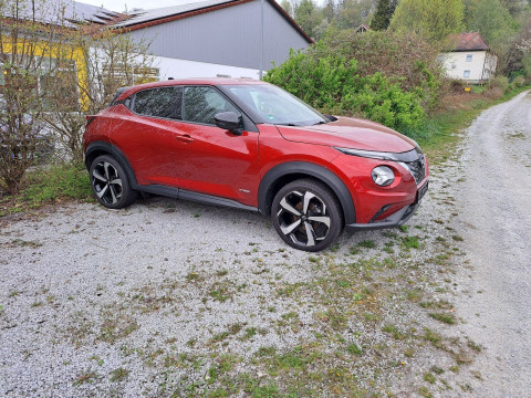 Automodell: Juke in der Farbe rot