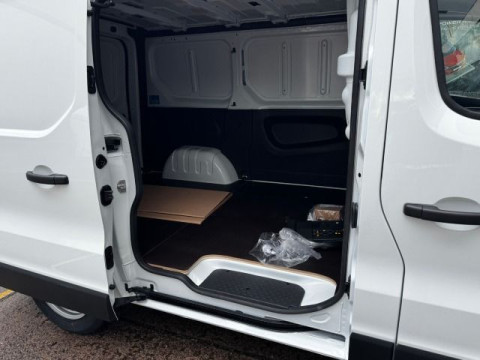 Ansicht 11 - Gebrauchtwagen Fahrzeug, Modell Primastar der Marke Nissan von Verkäufer Auto Treff Oranke GmbH