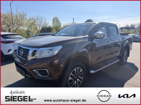Automodell: Navara in der Farbe braun