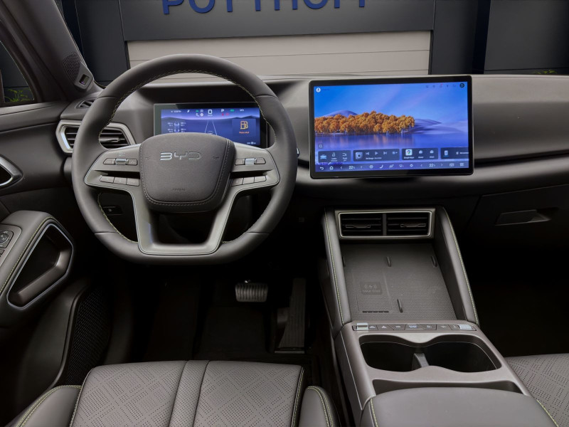 Bild 13: BYD ATTO 2 DM-i BOOST PANO NAVI 360* PDC LED