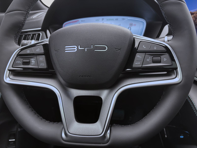 Bild 12: BYD SEAL U DM-i BOOST 360* HuD LM19 PANO PDC