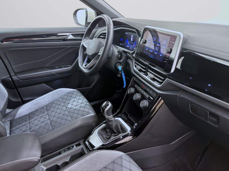 Bild 17: Volkswagen T-Roc 1.0 TSI R-LINE PDC LED KLIMA SHZG