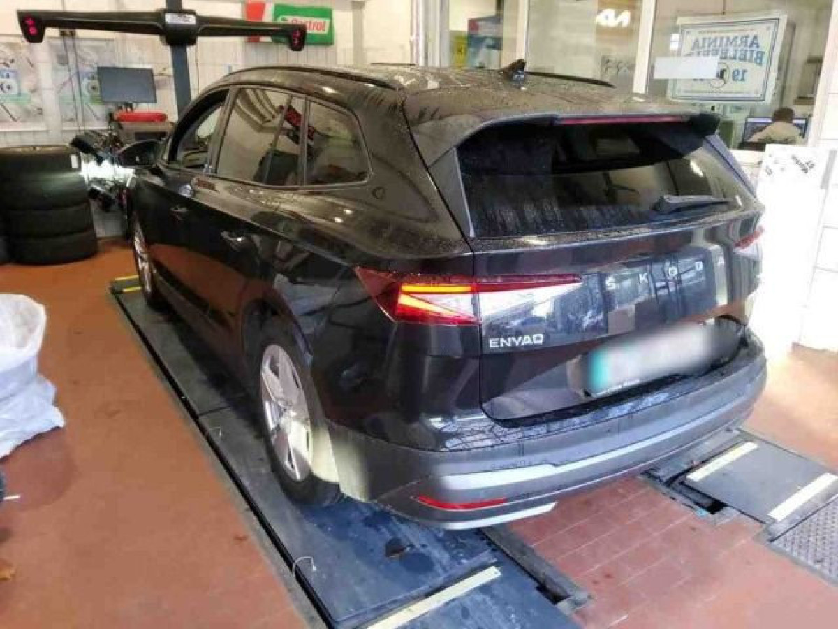 Thumb 1: Škoda Enyaq 50 iV LOFT PANO NAVI KAMERA SITZHZG