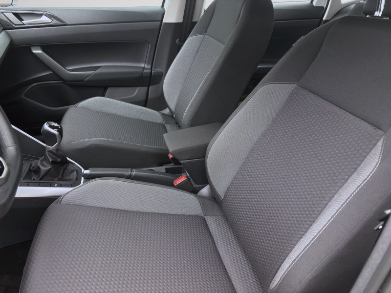 Bild 8: Volkswagen Polo 1.0 MPI LIFE SITZHZG KLIMA PDC LED DAB+