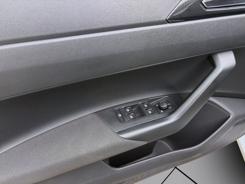 Bild 9: Volkswagen Polo 1.0 MPI LIFE SITZHZG KLIMA PDC LED DAB+