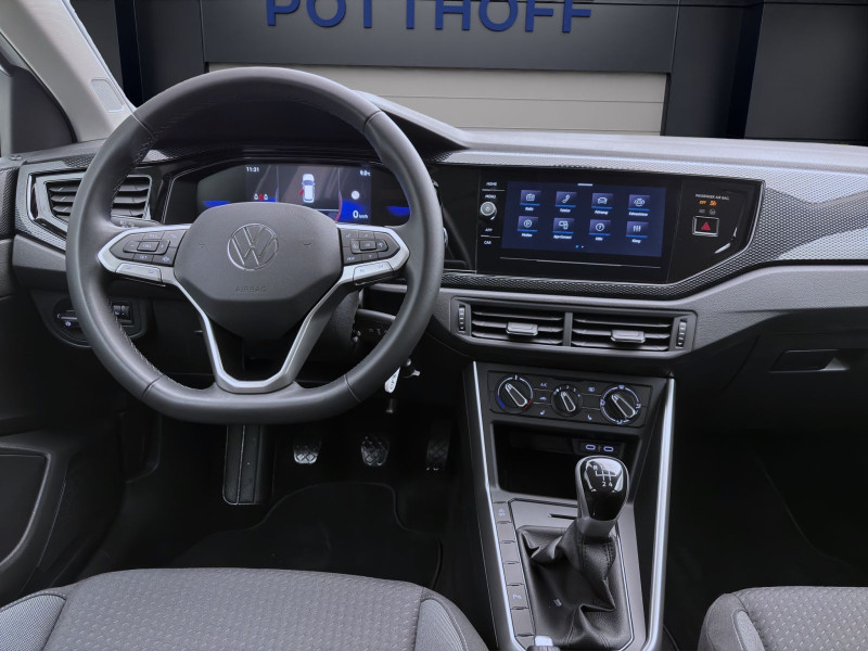 Bild 12: Volkswagen Polo 1.0 MPI LIFE SITZHZG KLIMA PDC LED DAB+
