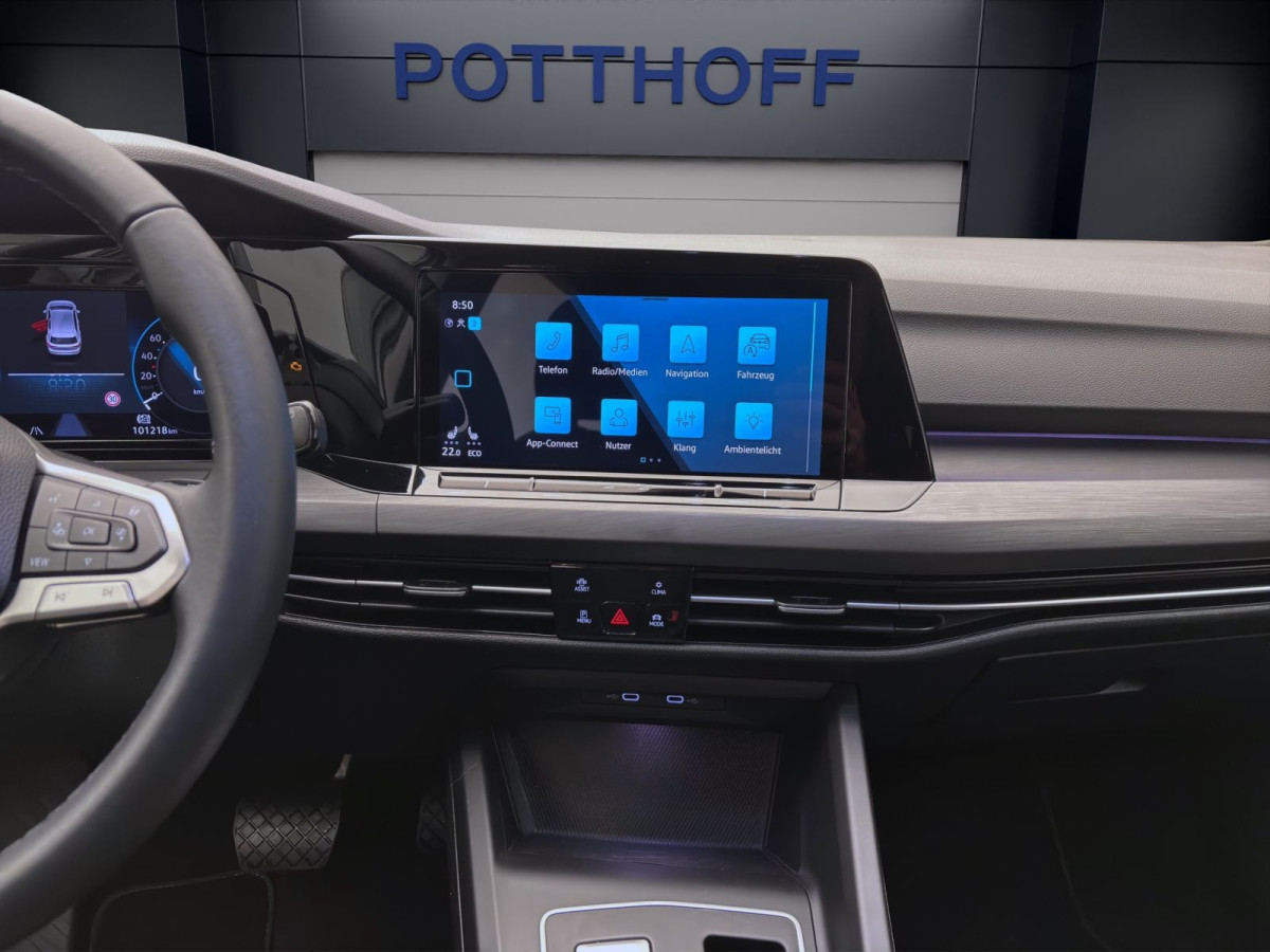 Thumb 13: Volkswagen Golf 1.4 TSI eHybrid DSG STYLE AHK KAMERA NAVI PDC