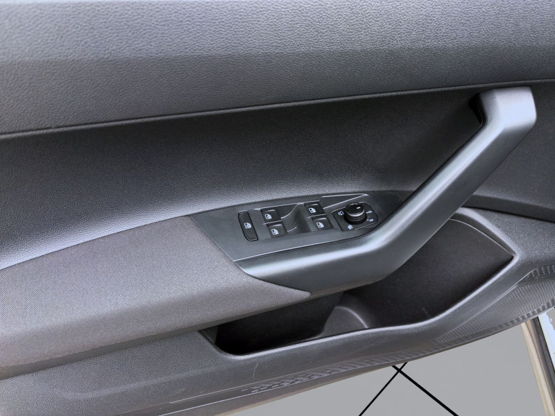 Bild 9: Volkswagen Taigo 1.0 TSI LIFE SITZHZG PDC KLIMA LED