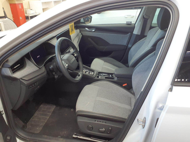 Bild 2: Škoda Octavia Combi 2.0 TDI DSG TOUR STDHZG PANO AHK NAVI