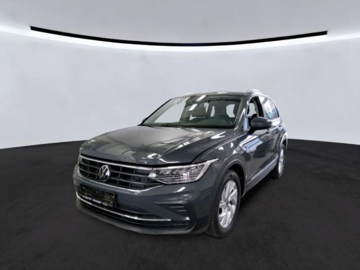 Thumb 0: Volkswagen Tiguan 1.5 TSI ACTIVE NAVI KAMERA SITZHZG PDC