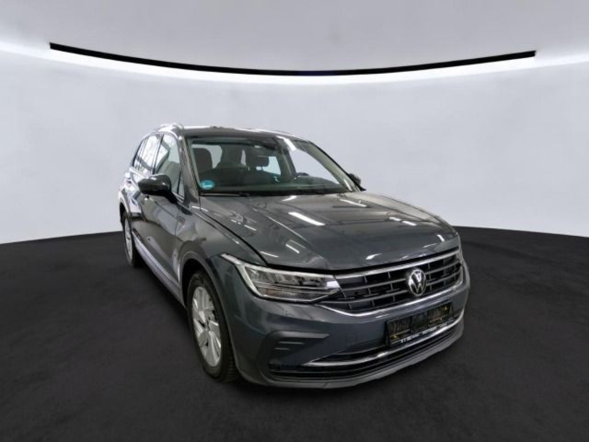 Thumb 1: Volkswagen Tiguan 1.5 TSI ACTIVE NAVI KAMERA SITZHZG PDC