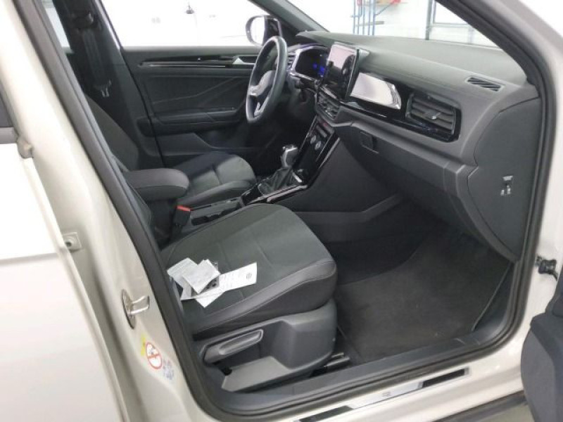 Bild 4: Volkswagen T-Roc 1.5 TSI DSG R-LINE PANO KAMERA IQ.LIGHT SITZHZG