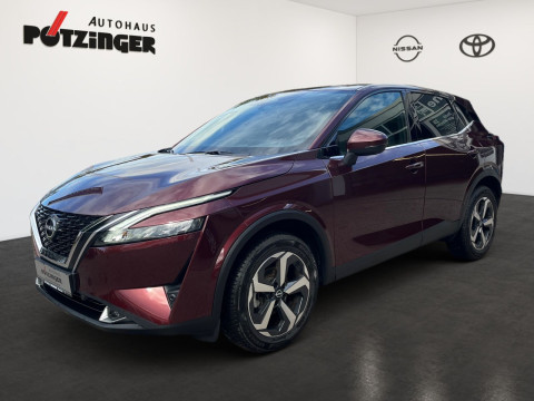 Automodell: Qashqai in der Farbe rot