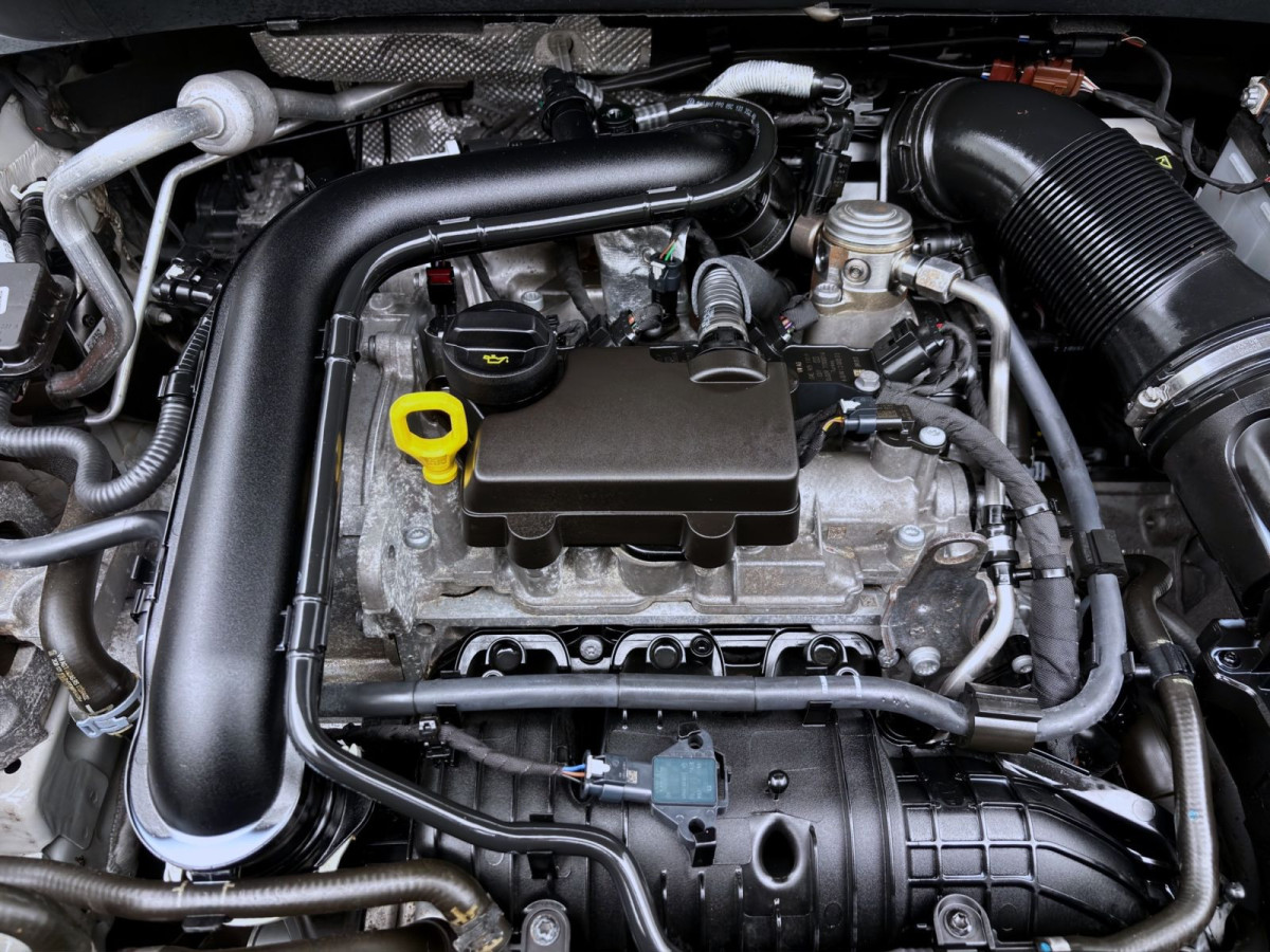 Thumb 17: Volkswagen T-Cross 1.0 TSI DSG STYLE SITZHZG PDC LED DAB+
