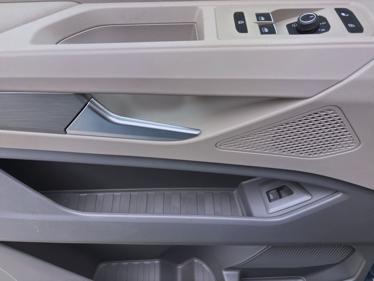 Thumb 9: Volkswagen T7 Multivan 75 Jahre Bulli 2,0 TDI Sofort Verfügbar