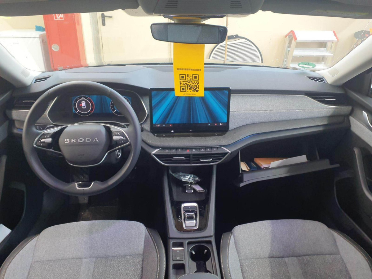 Thumb 3: Škoda Octavia Combi 2.0 TDI DSG TOUR STDHZG PANO NAVI CANTON