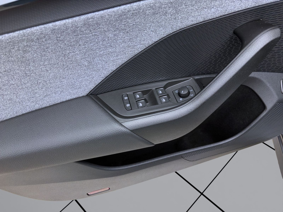 Thumb 9: Škoda Octavia Combi 2.0 TDI DSG TOUR PANO NAVI 360° PDC