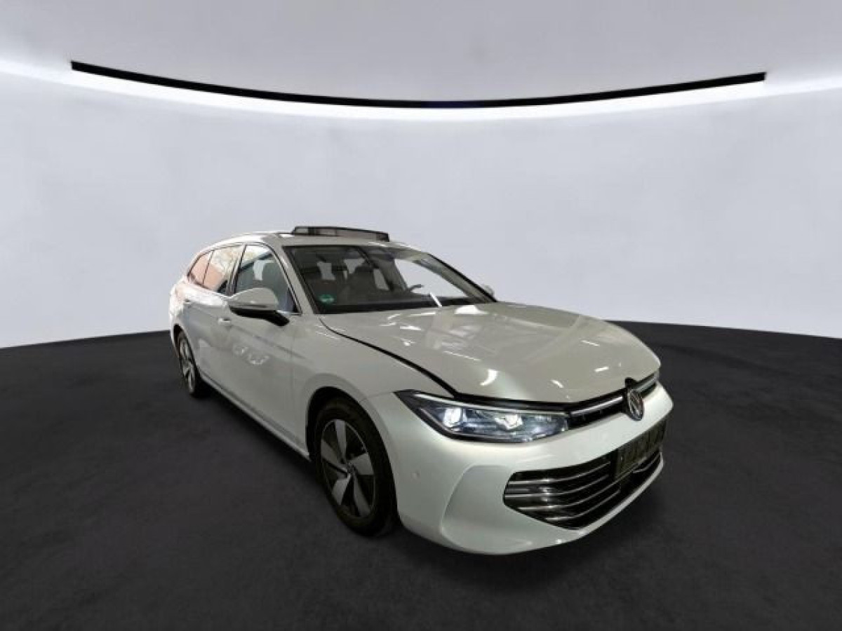 Thumb 1: Volkswagen Passat Variant 2.0 TDI DSG ELEGANCE PANO STDHZG AHK NAVI