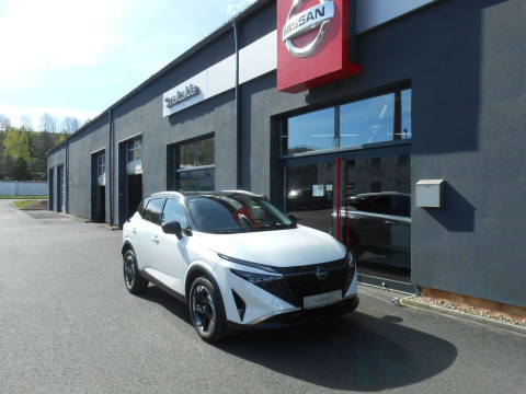 Automodell: Qashqai in der Farbe schwarz