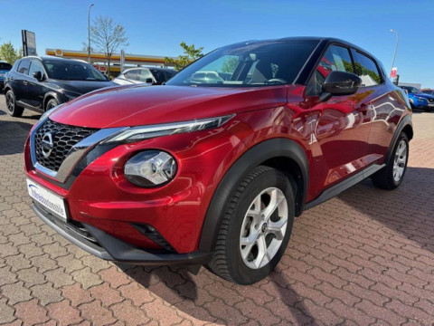 Automodell: Juke in der Farbe rot
