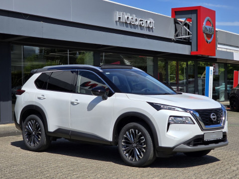 Automodell: X-Trail in der Farbe grau